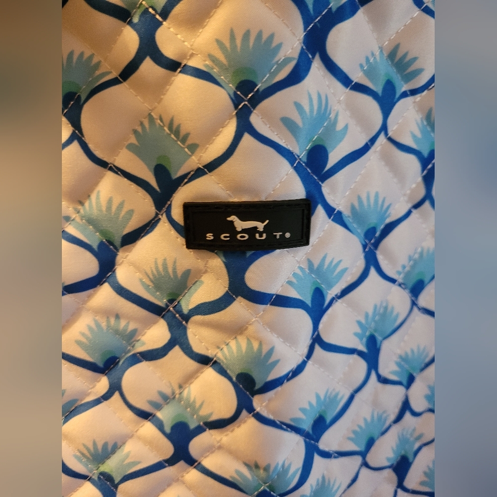 SCOUT  Blue/White Print Quilted XL Tote Bag - Picture 4 of 7